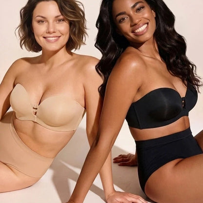 Deux femmes assises portant le soutien-gorge sans bretelles Glessea en nude et en noir
